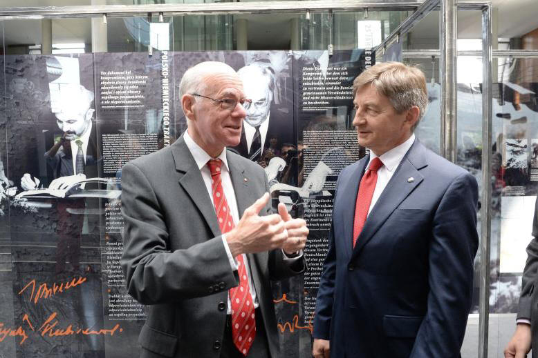 Bundestagsprsident Norbert Lammert und der Sejm-Marschall der Republik Polen Marek Kuchcinski erffnen im Paul-Lbe-Haus die Ausstellung Polen und Deutsche. Geschichten eines Dialogs